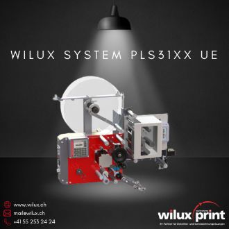 Der Um-Eck-Etikettierer WILUX System PLS31XX UE mit integriertem Etikettenspender und Inline-Thermotransferdrucker für präzise und effiziente Etikettierung von Produkten mit Ecken und Kanten.