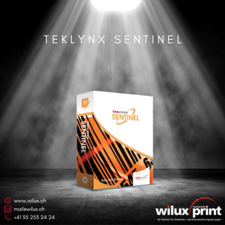 Verpackung der TEKLYNX SENTINEL Software unter einem Spotlight, dargestellt als automatisierte Etikettendruck Software für Unternehmen mit zentralisierter Druckverwaltung und Echtzeit-Überwachung.