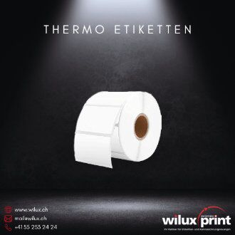 Rolle von Thermo Etiketten, ideal für schnellen und tintenlosen Druck in der Produktkennzeichnung und Logistik.