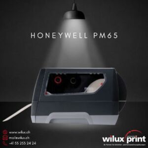 Honeywell PM65 Etikettendrucker seitlich mit Etikett, Wi-Fi 6 und Bluetooth 5.2 für effiziente industrielle Anwendungen und hohe Produktivität.