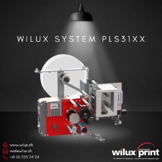 Industrielles Etikettiersystem WILUX System PLS31XX für präzise Produktkennzeichnung mit Inline-Thermotransferdrucker und variablen Applikationsoptionen, ideal für Etikettierung im Durchlauf oder Stillstand.