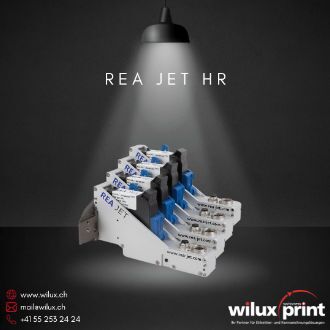 REA JET HR mit 4 Schreibköpfen und Tintenkartusche, optimiert für breite Druckflächen in der industriellen Kennzeichnung.