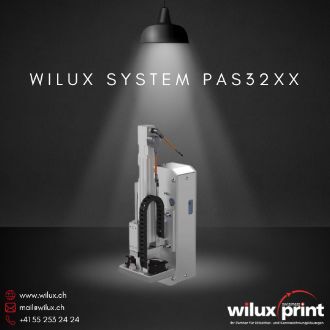 Detailaufnahme des Elektroadapters der WILUX System PAS32XX Etikettieranlage, ideal für präzise Etikettenapplikationen im Stillstand.