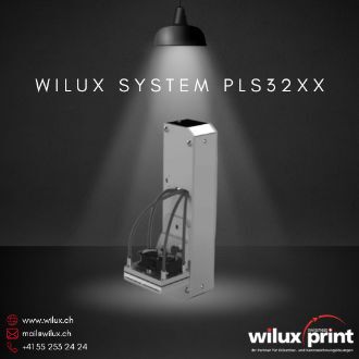 Der WILUX System PLS32XX Etikettierer, ausgestattet mit einem Düsenadapter, ermöglicht eine berührungslose Etikettierung für schnelle, präzise und flexible Anwendungen im Durchlauf.