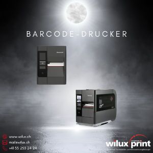 Zwei Honeywell Barcode-Drucker, frontal und seitlich abgebildet, auf dunklem Hintergrund unter einem leuchtenden Mond mit der Aufschrift 'Barcode-Drucker' – Blog Etikettendrucker