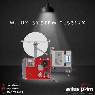 Industrielles Etikettiersystem WILUX System PLS31XX mit Inline-Thermotransferdrucker und vielseitigen Applikationsmöglichkeiten, optimiert für präzise Kennzeichnung im Durchlauf oder Stillstand.