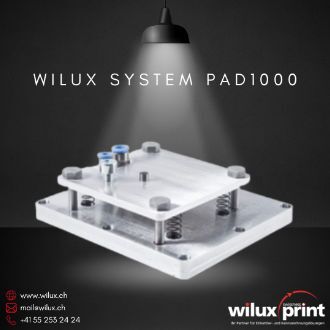 Abbildung des Druckstempels des WILUX System PAD1000 Desktop Etikettierers, der eine präzise Etikettierung von Produkten im Stillstand ermöglicht.