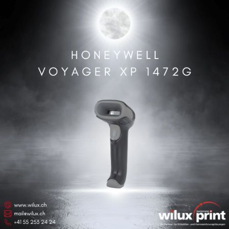 Kabelloser Honeywell Voyager XP 1472G Allzweck Barcode Handscanner auf einer beleuchteten Plattform. Ideal für Einzelhandel und Lagerverwaltung. WILUX PRINT Logo unten rechts.